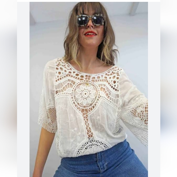 Tops - White lace top( freesize)(NWOT)